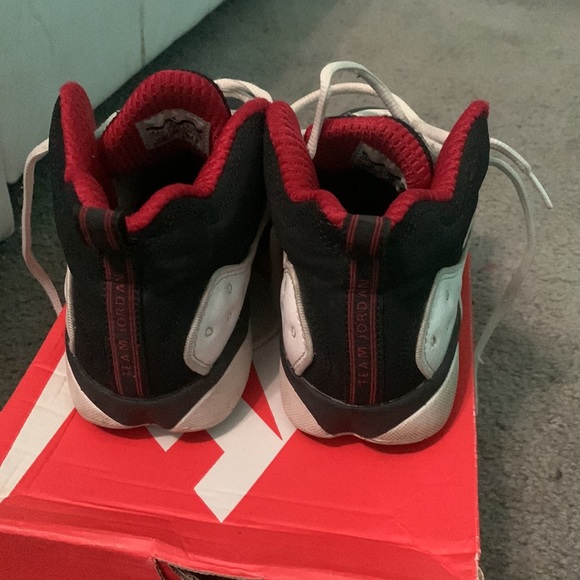 Jordan’s - Picture 3 of 3